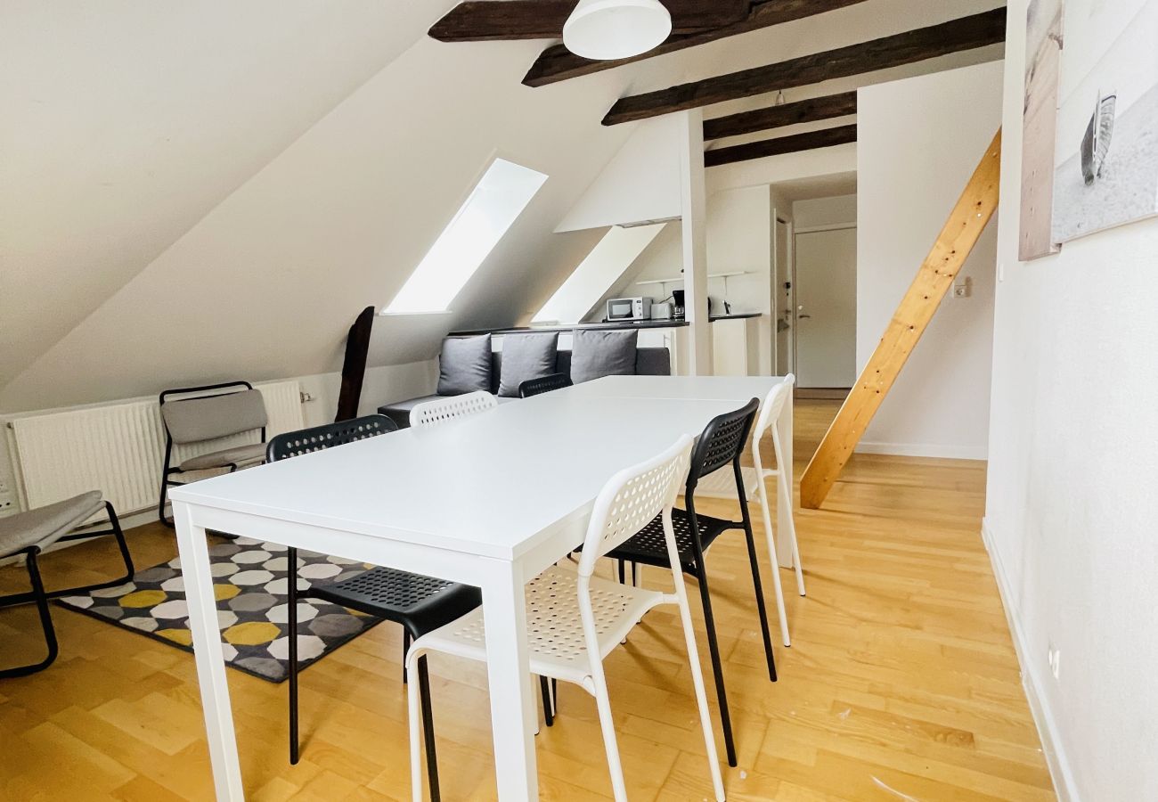 Apartment in Aalborg - aday - City Central Mansion - 4 bedroom apartment