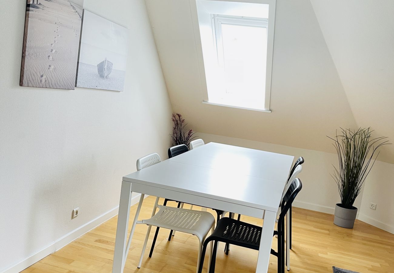 Apartment in Aalborg - aday - City Central Mansion - 4 bedroom apartment