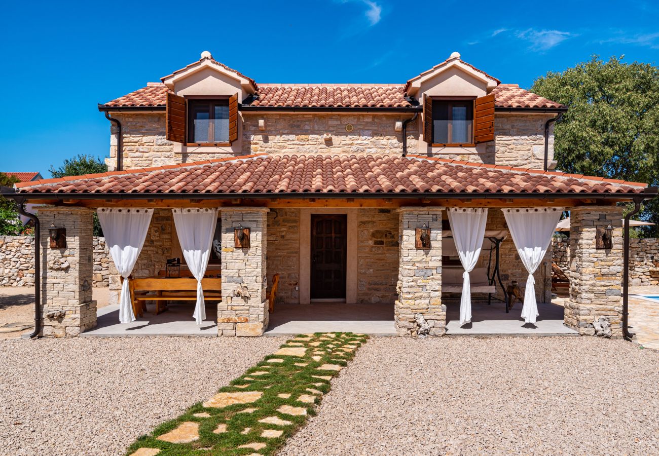 House in Stankovci - Poolincluded - Villa Malou
