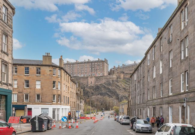 Rent by room in Edinburgh - Welcoming Edinburgh - Double-Room Ensuite - Spittal st
