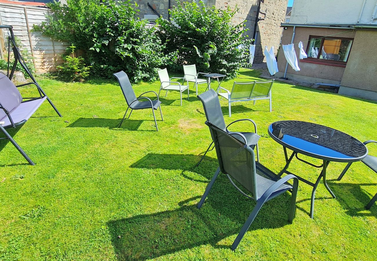 Rent by room in Inverness - mySTAYINN Strathblane Guest House Room 1 