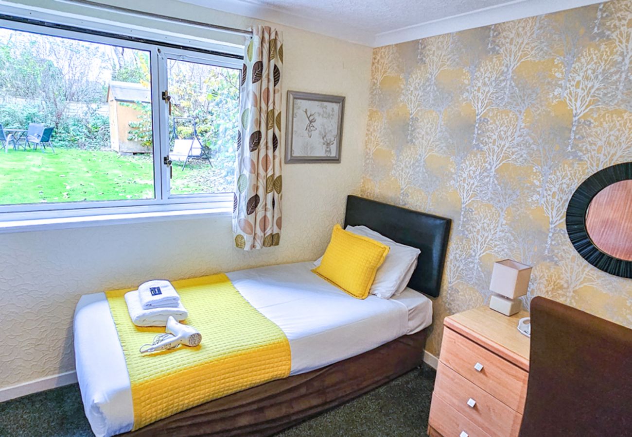 Rent by room in Inverness - mySTAYINN Strathblane Guest House Room 3