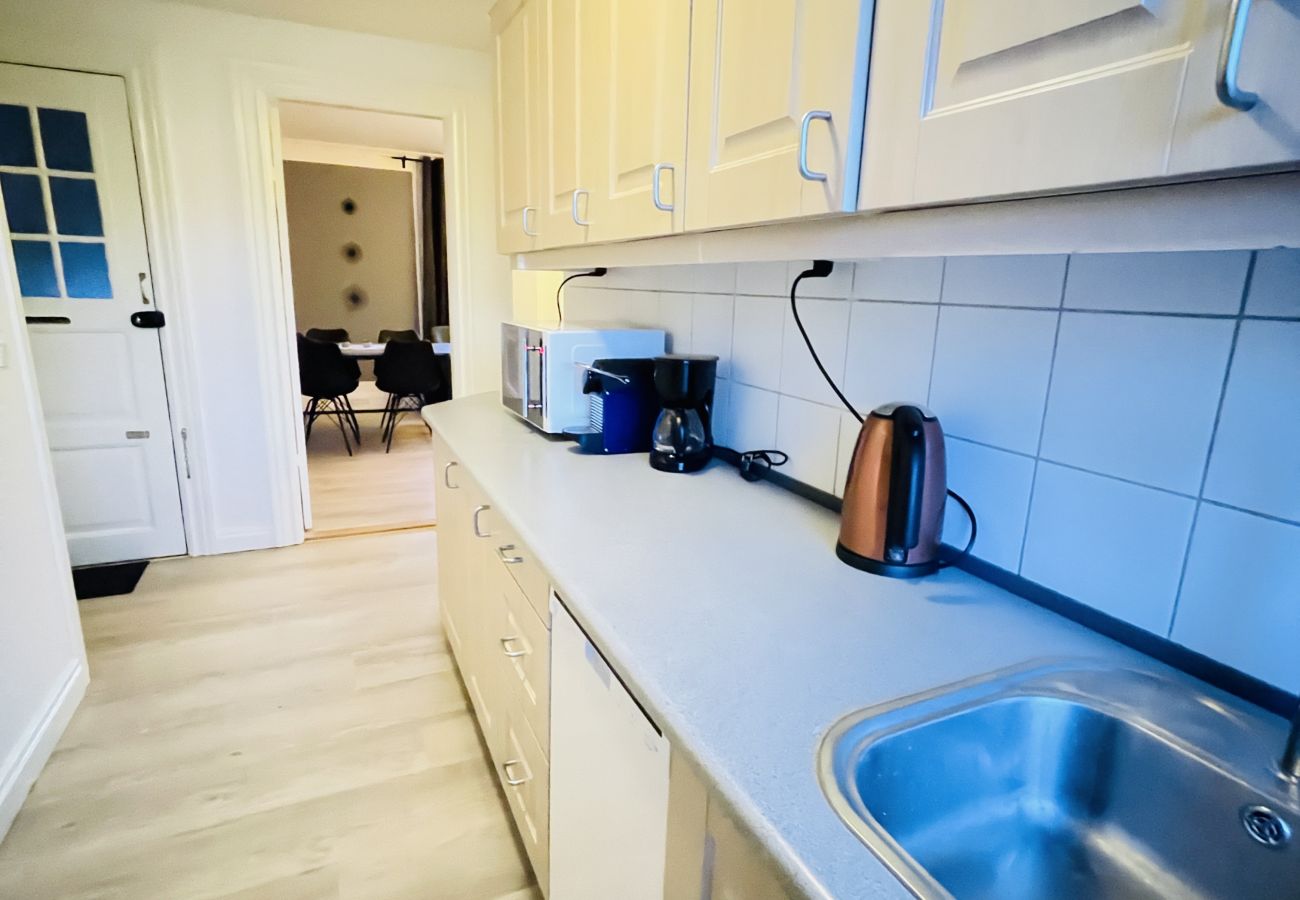 Apartment in Aalborg - aday - Modern 2 Bedroom Charming Central Apartment with Public Parking