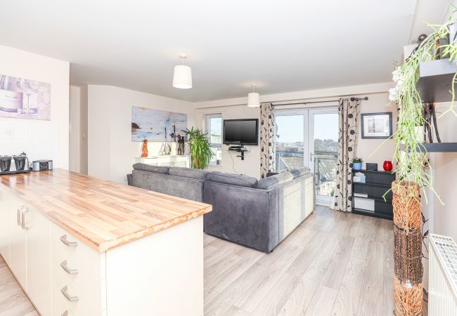 Apartment in Edinburgh - Waterfront Castle View 3 Bed Appt