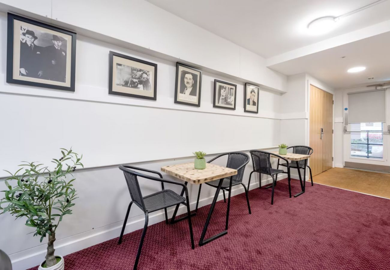 Rent by room in Edinburgh - Smith Place Hotel Room 4