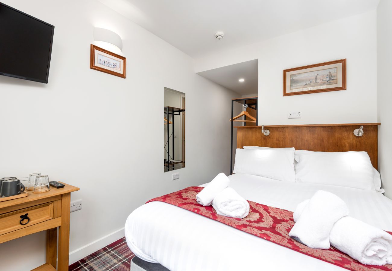 Rent by room in Edinburgh - Smith Place Hotel Room 5 