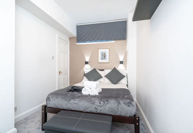 Apartment in Edinburgh - Bright and Cosy City Centre 1 Bedroom Apartment