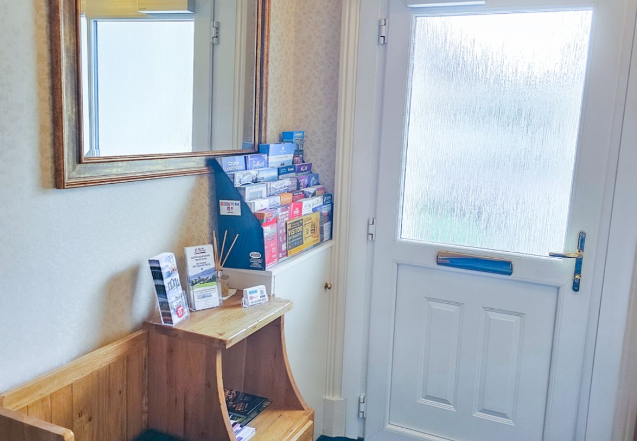 Rent by room in Inverness - mySTAYINN Abermar Guest House | Room 1