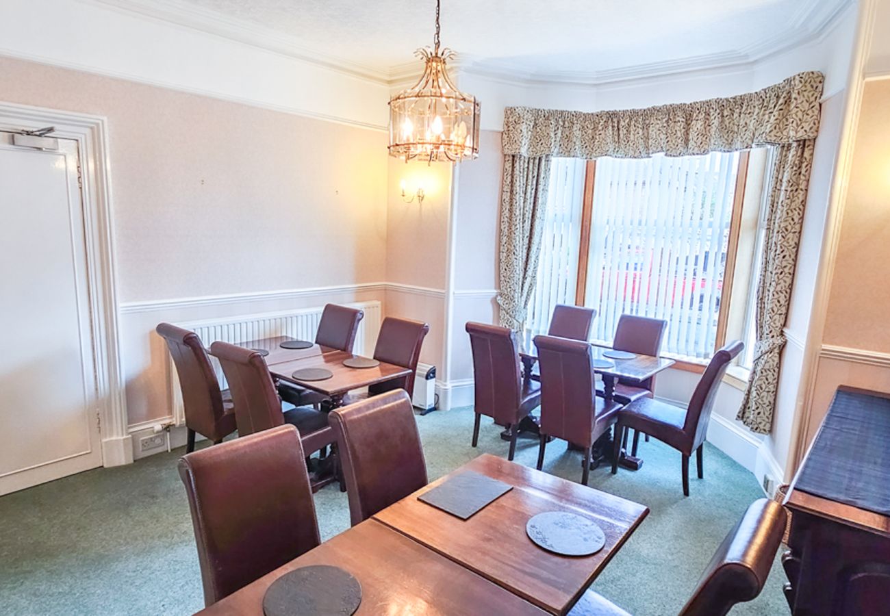 Rent by room in Inverness - mySTAYINN Abermar Guest House | Room 1