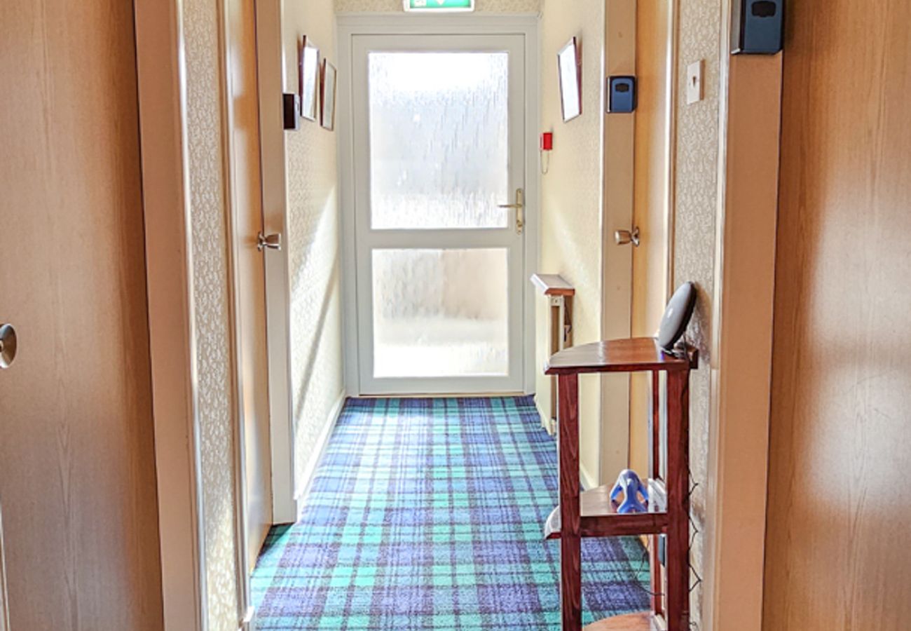 Rent by room in Inverness - mySTAYINN Abermar Guest House | Room 1