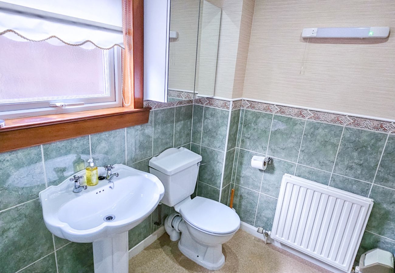 Rent by room in Inverness - mySTAYINN Abermar Guest House | Room 1