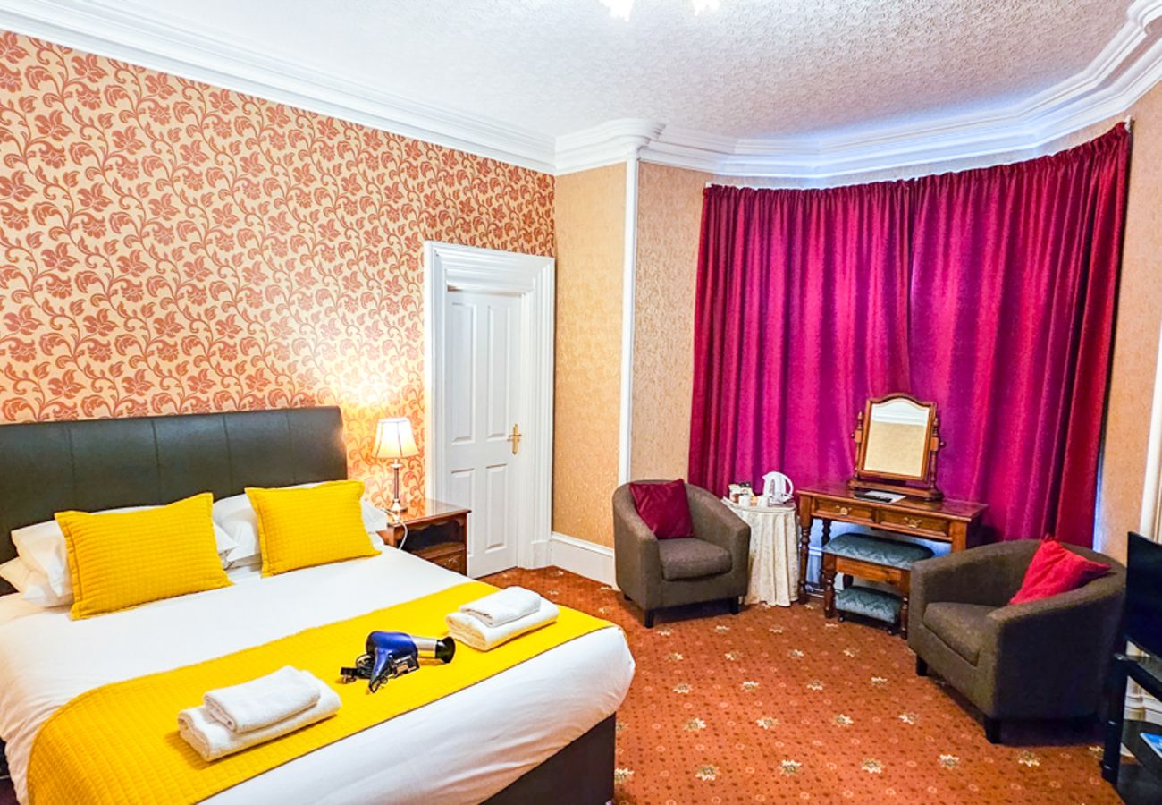 Rent by room in Inverness - mySTAYINN Abermar Guest House | Room 2