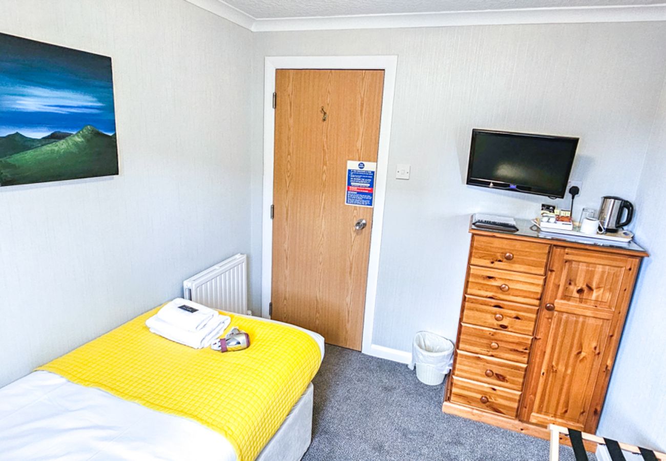 Rent by room in Inverness - mySTAYINN Abermar Guest House | Room 5