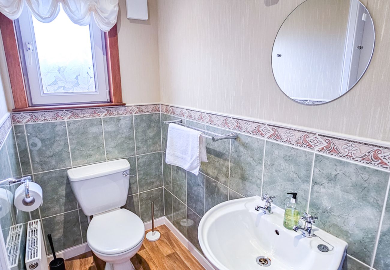 Rent by room in Inverness - mySTAYINN Abermar Guest House | Room 6