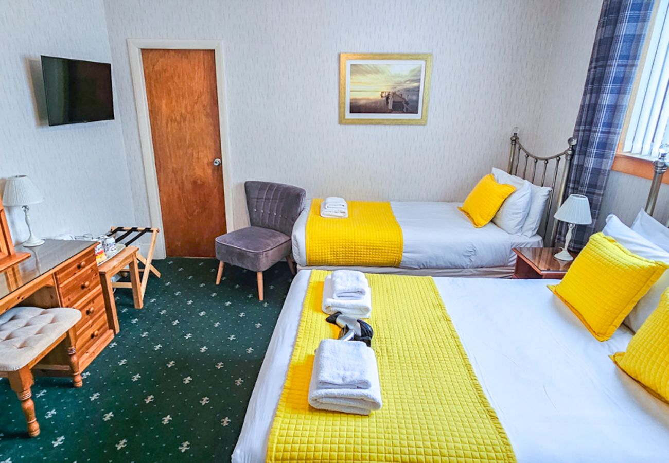 Rent by room in Inverness - mySTAYINN Abermar Guest House | Room 8