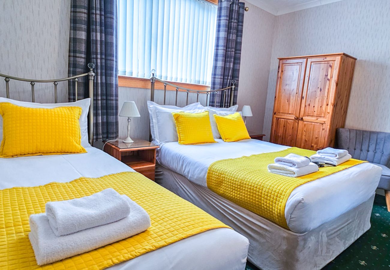 Rent by room in Inverness - mySTAYINN Abermar Guest House | Room 8