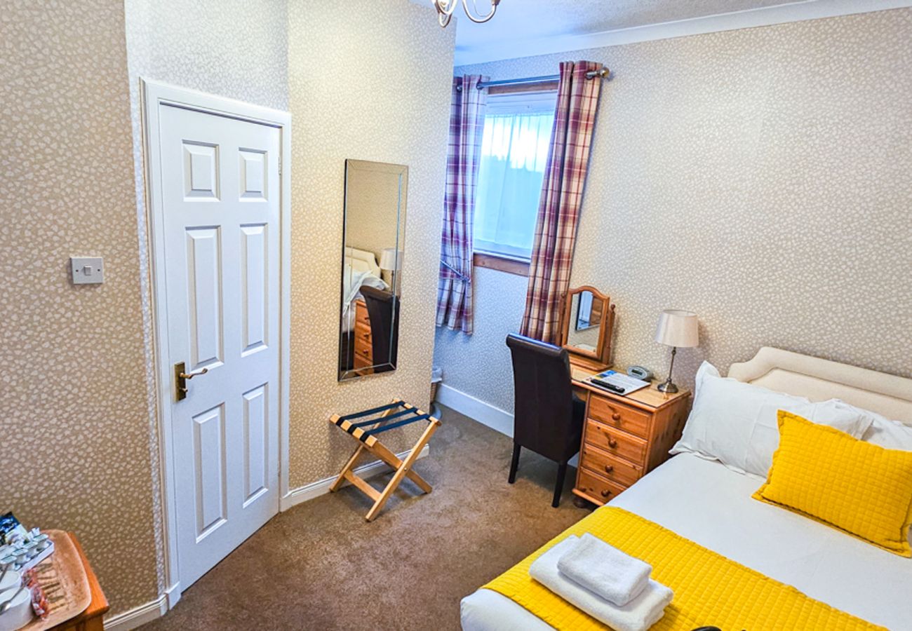 Rent by room in Inverness - mySTAYINN Abermar Guest House  | Room 11