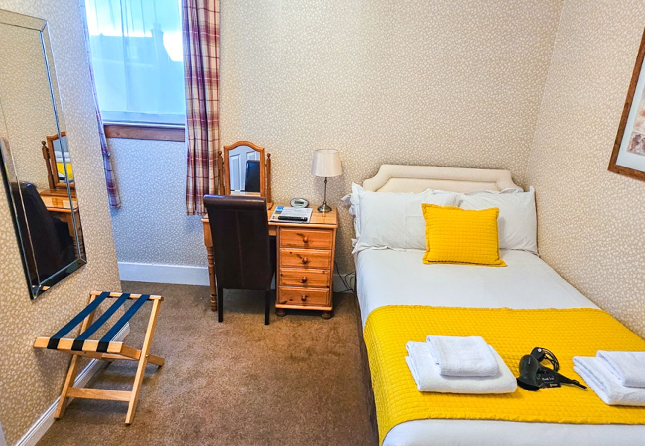 Rent by room in Inverness - mySTAYINN Abermar Guest House  | Room 11