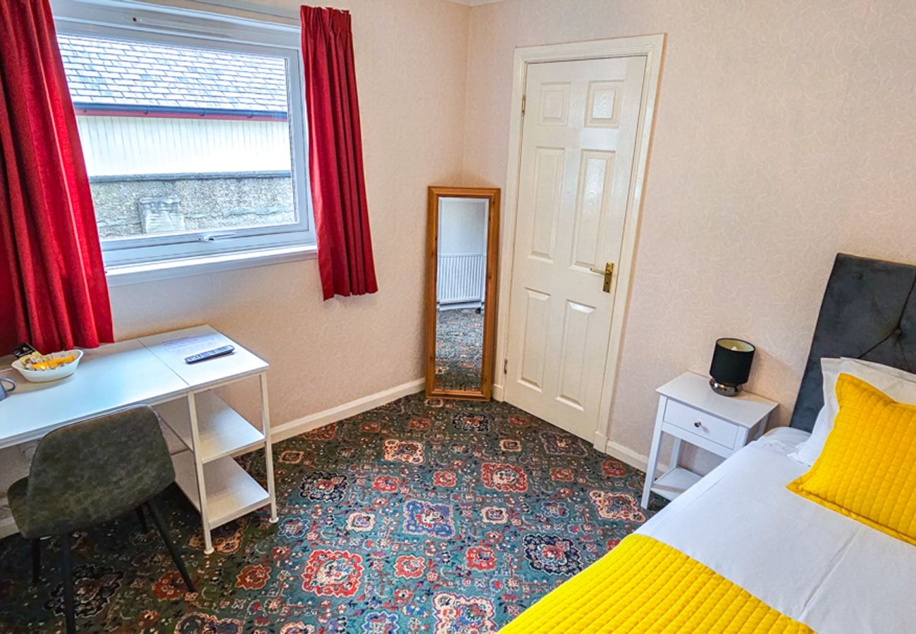 Rent by room in Inverness - mySTAYINN Abermar Guest House | Room 12