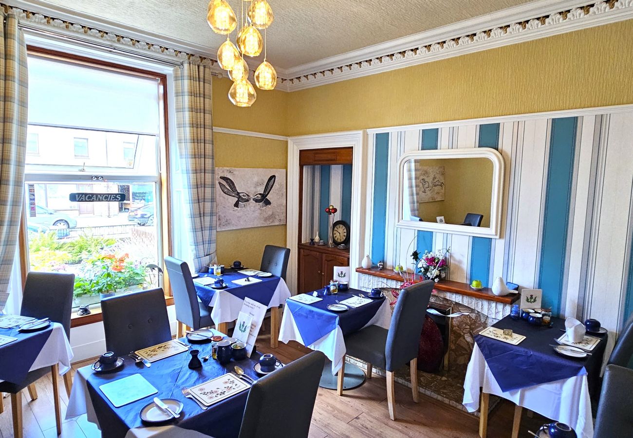 Rent by room in Inverness - mySTAYINN Kinloch Lodge Room 4