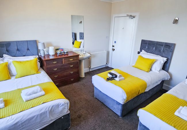 Inverness - Rent by room