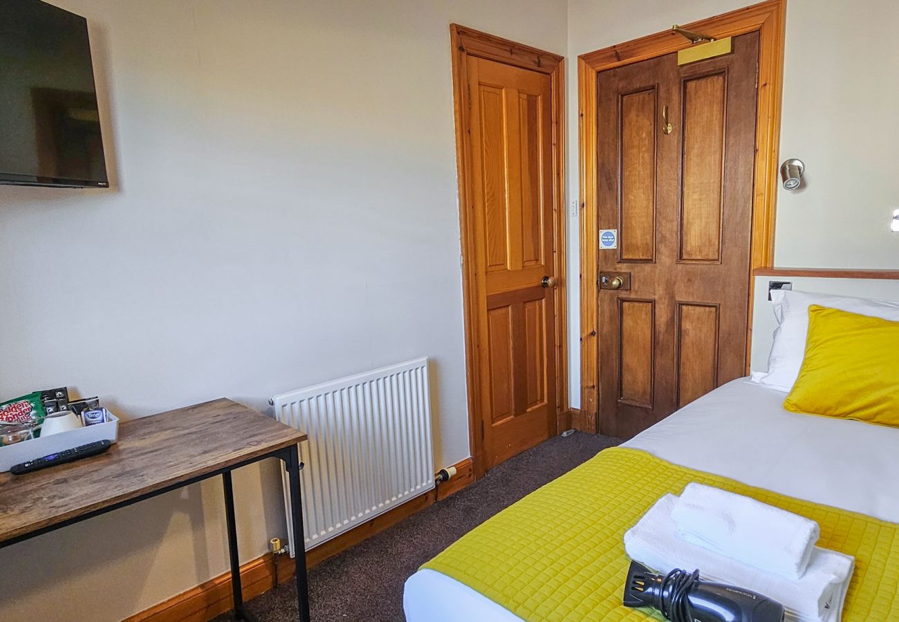 Rent by room in Inverness - mySTAYINN Melrose Villa Room 7