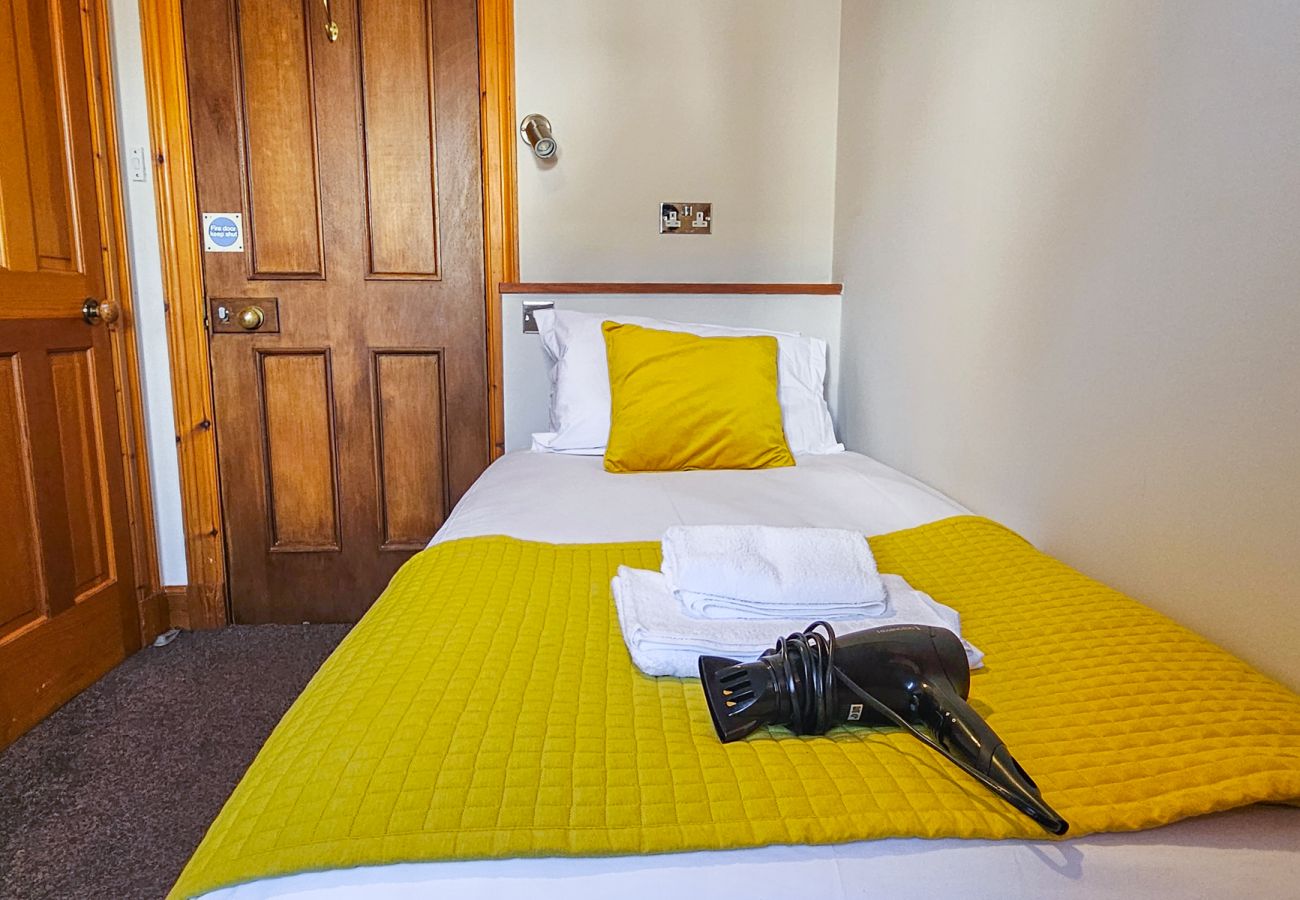 Rent by room in Inverness - mySTAYINN Melrose Villa Room 7