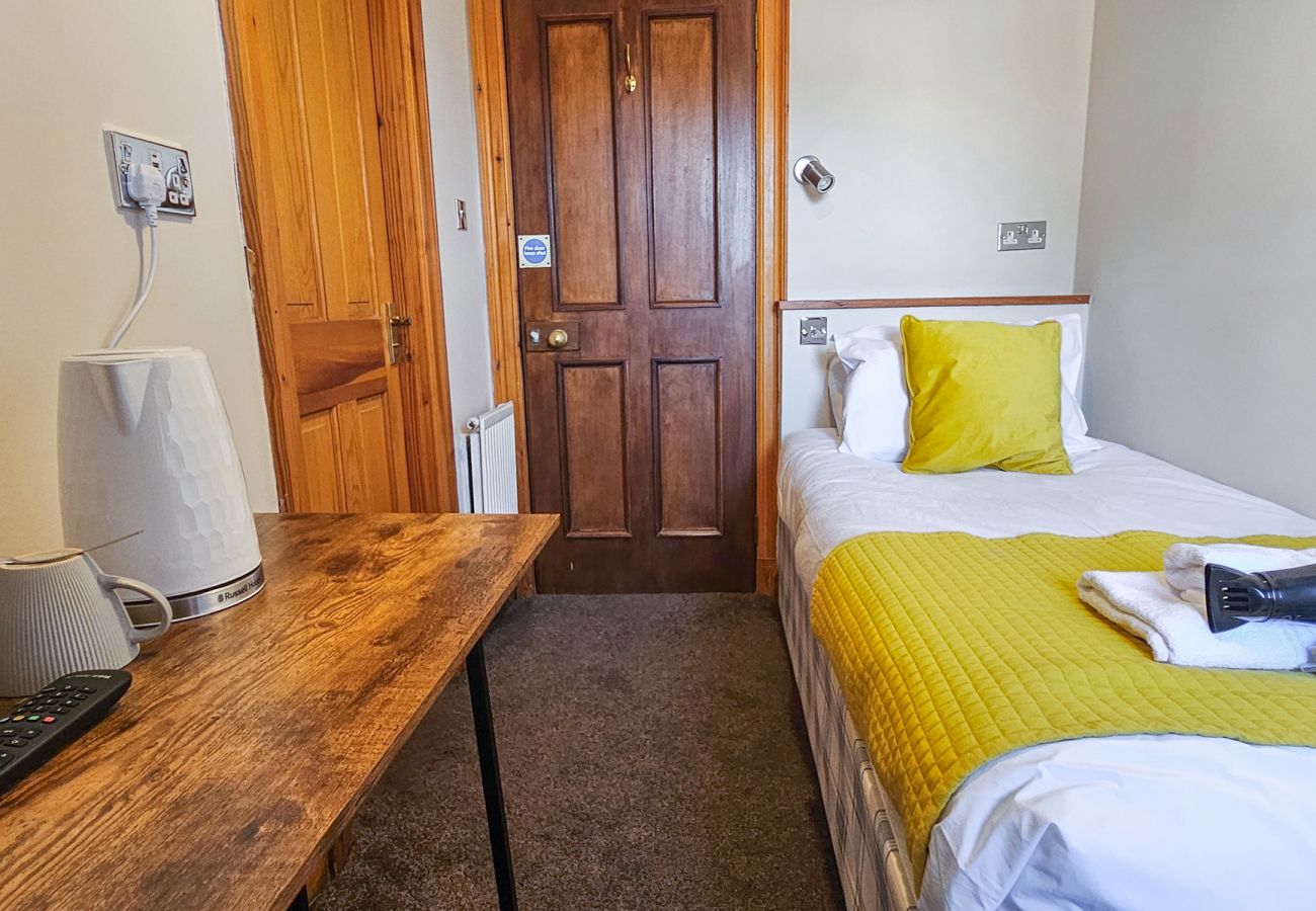 Rent by room in Inverness - mySTAYINN Melrose Villa Room 8