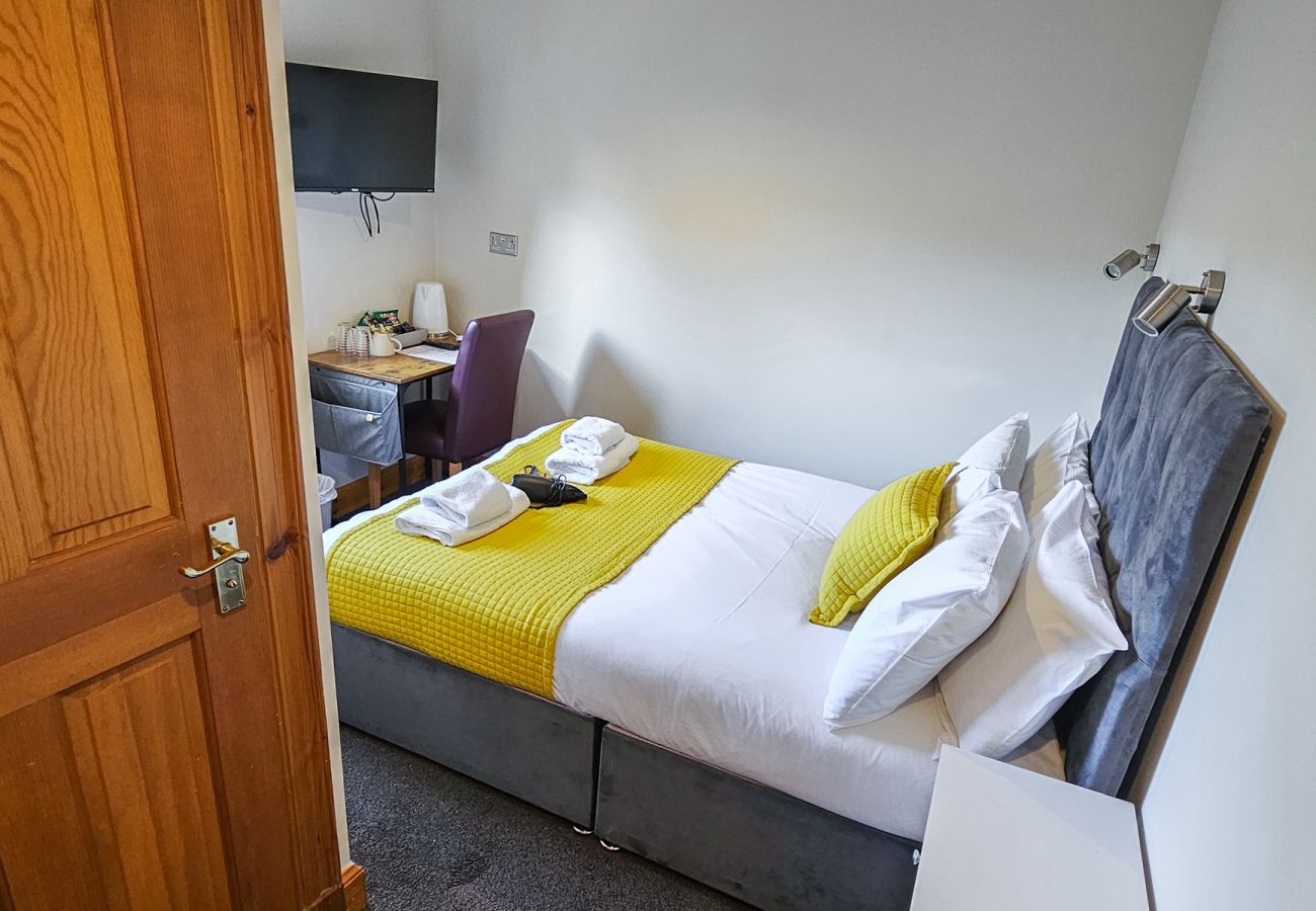 Rent by room in Inverness - mySTAYINN Melrose Villa Room 9