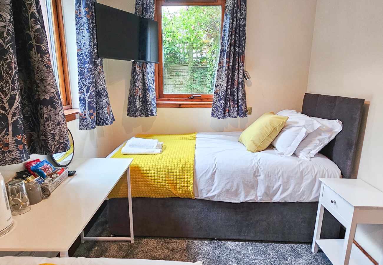 Rent by room in Inverness - mySTAYINN Melrose Villa Room 11