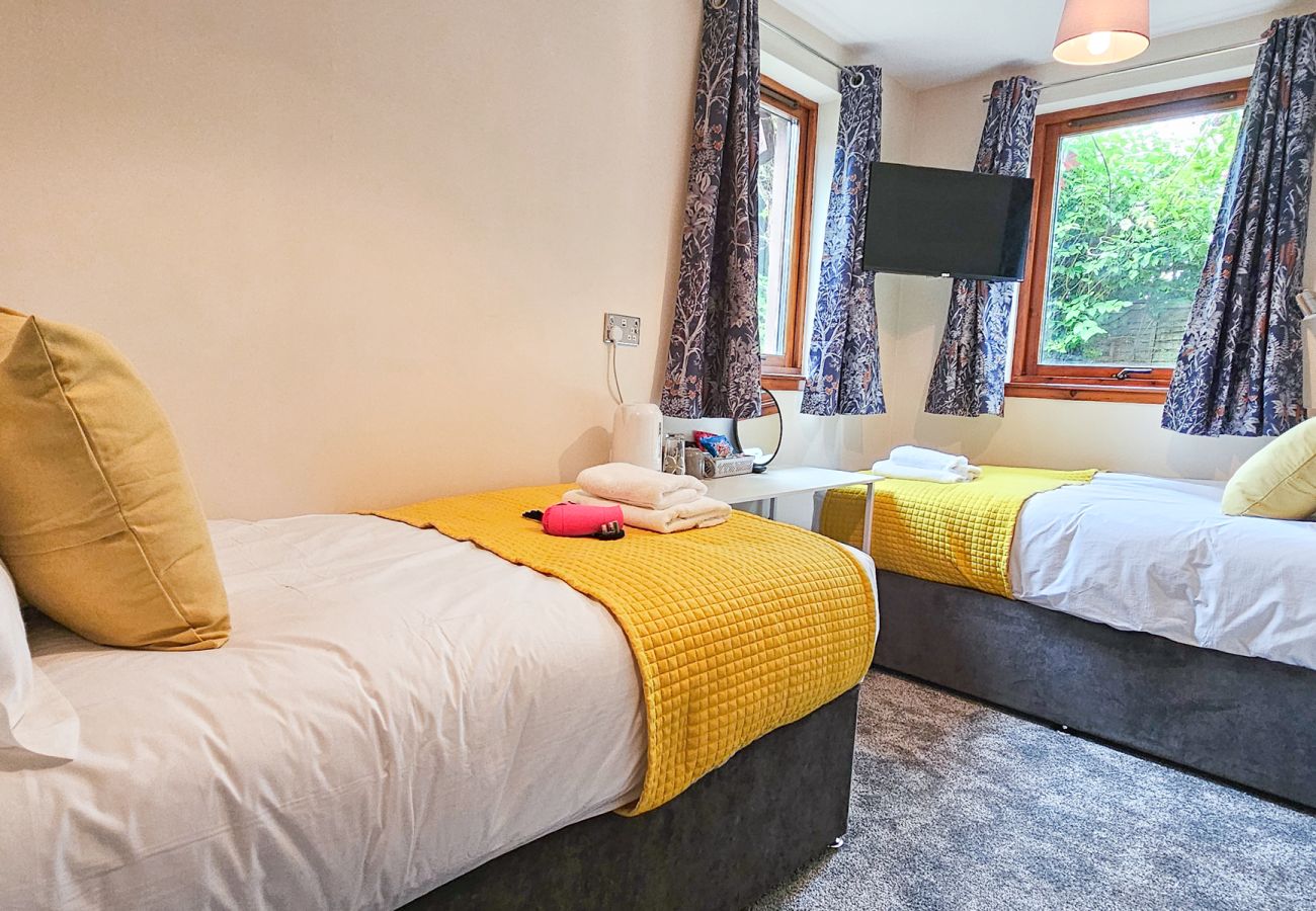 Rent by room in Inverness - mySTAYINN Melrose Villa Room 11