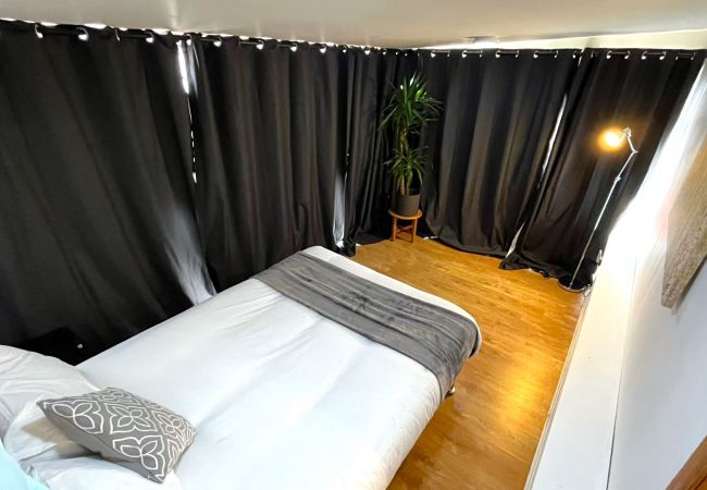 Chalet in Edinburgh - Elegant 2 Bedroom Chalet