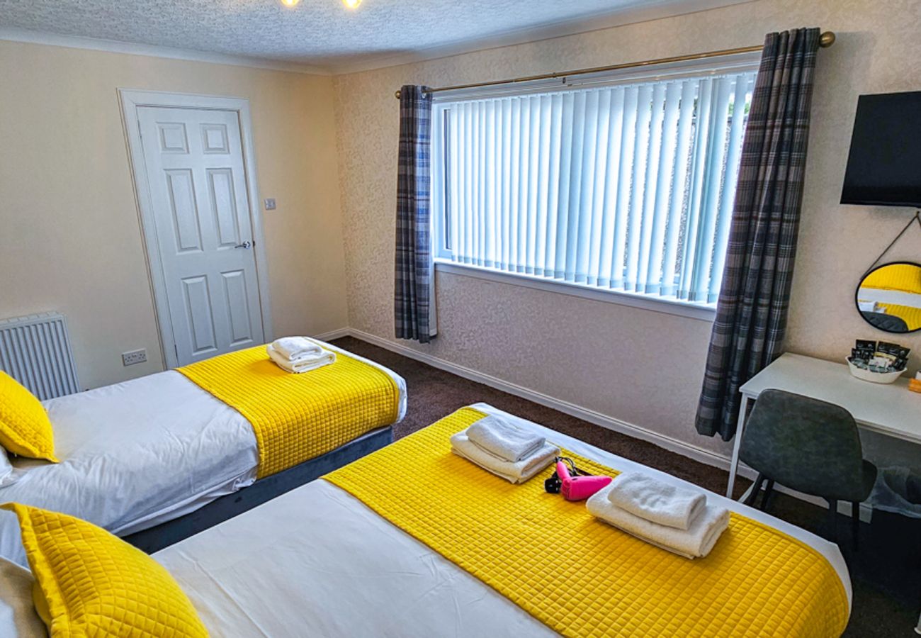 Rent by room in Inverness - mySTAYINN  Abermar Guest House | Room 13