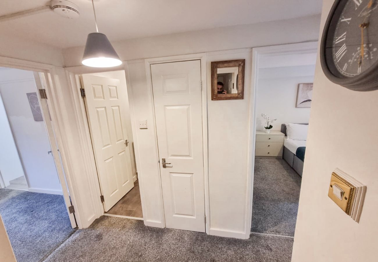 Apartment in Edinburgh - Westfield 2 Bedroom Apartment - Edinburgh 