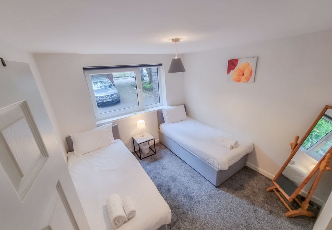 Apartment in Edinburgh - Westfield 2 Bedroom Apartment - Edinburgh 