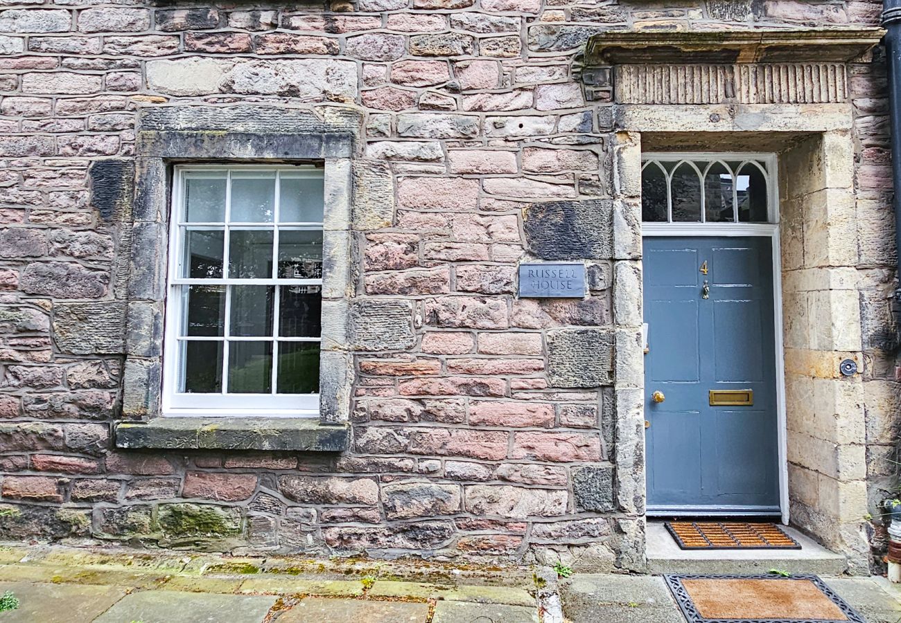 House in Edinburgh - Historic Georgian Entire House - The Royal Mile