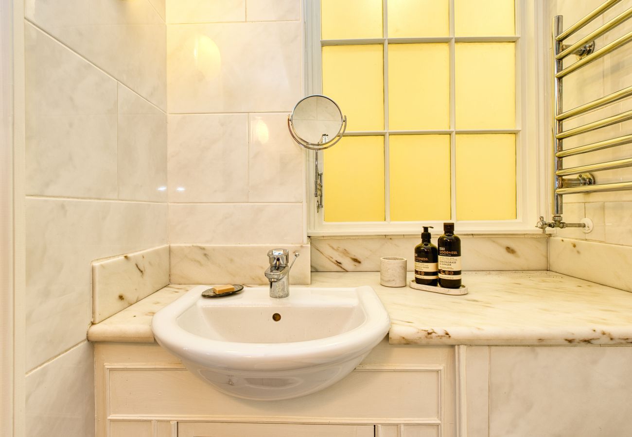 Apartment in Clifton - Clifton Nook - 1 Bedroom Apartment - Bristol	