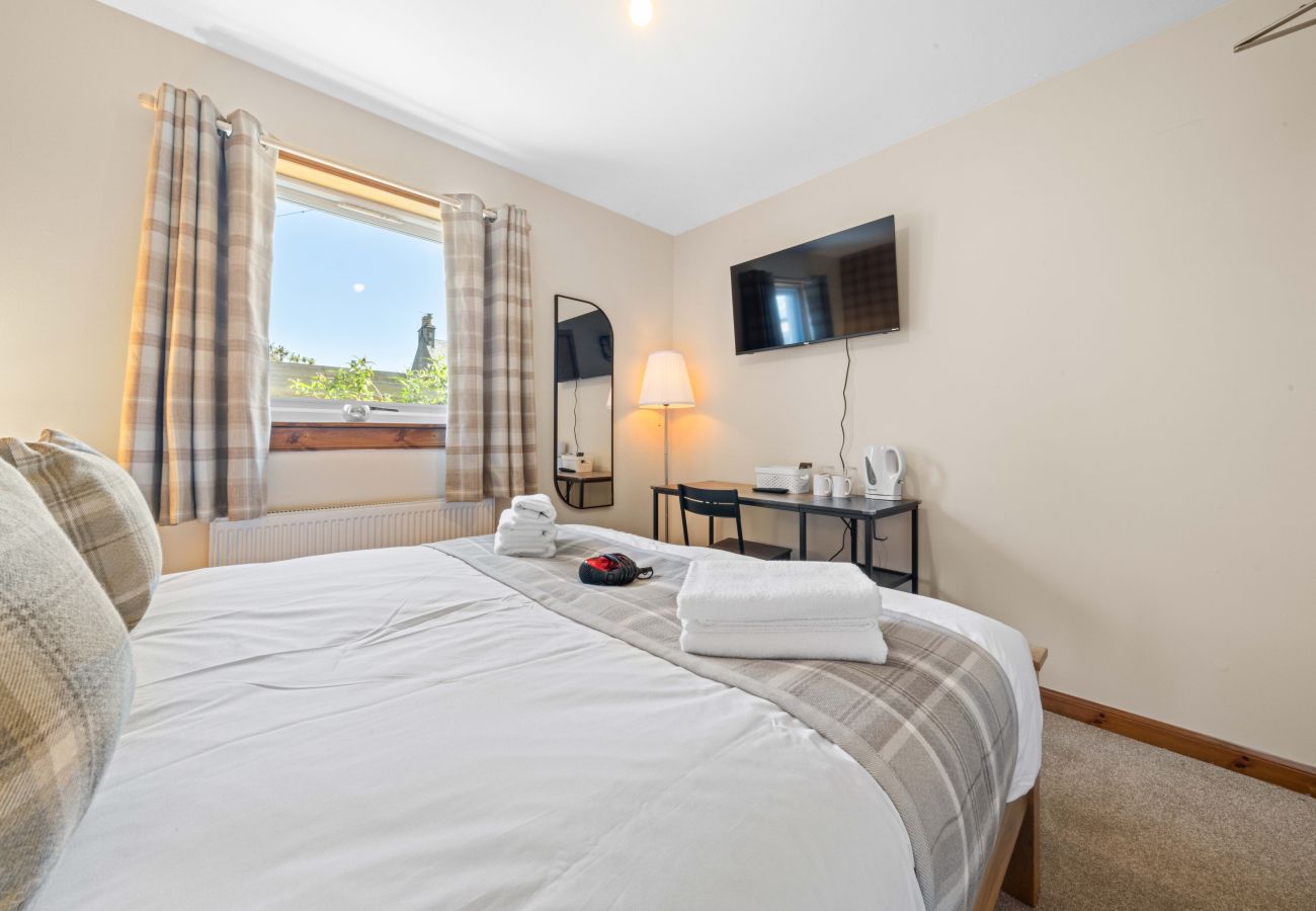 House in Inverness - mySTAYINN Cedar Villa 9 Bedroom House - Inverness