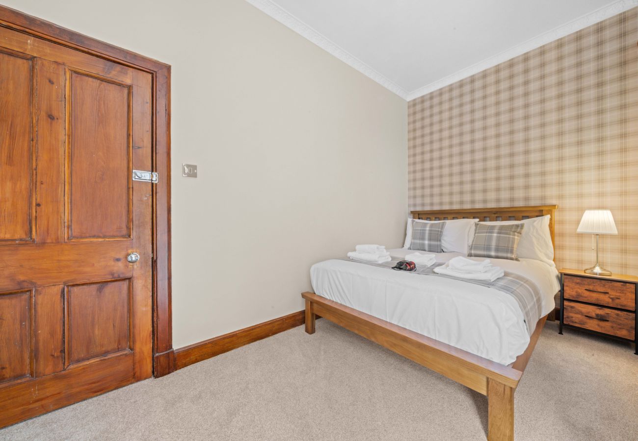 House in Inverness - mySTAYINN Cedar Villa 9 Bedroom House - Inverness