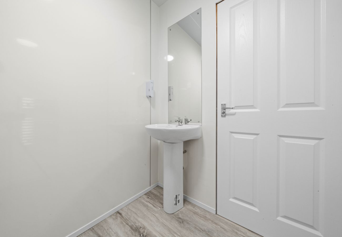 House in Inverness - mySTAYINN Cedar Villa 9 Bedroom House - Inverness