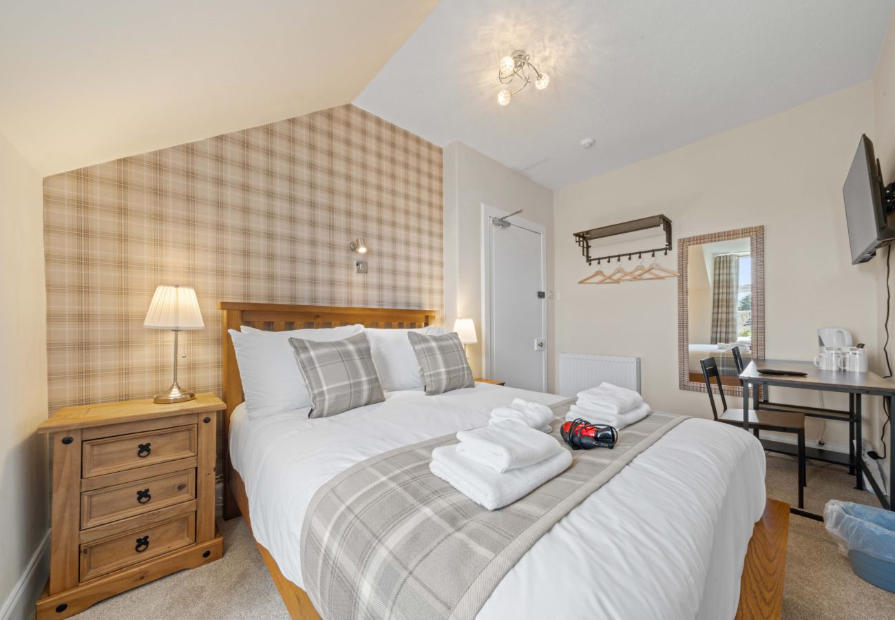 House in Inverness - mySTAYINN Cedar Villa 9 Bedroom House - Inverness