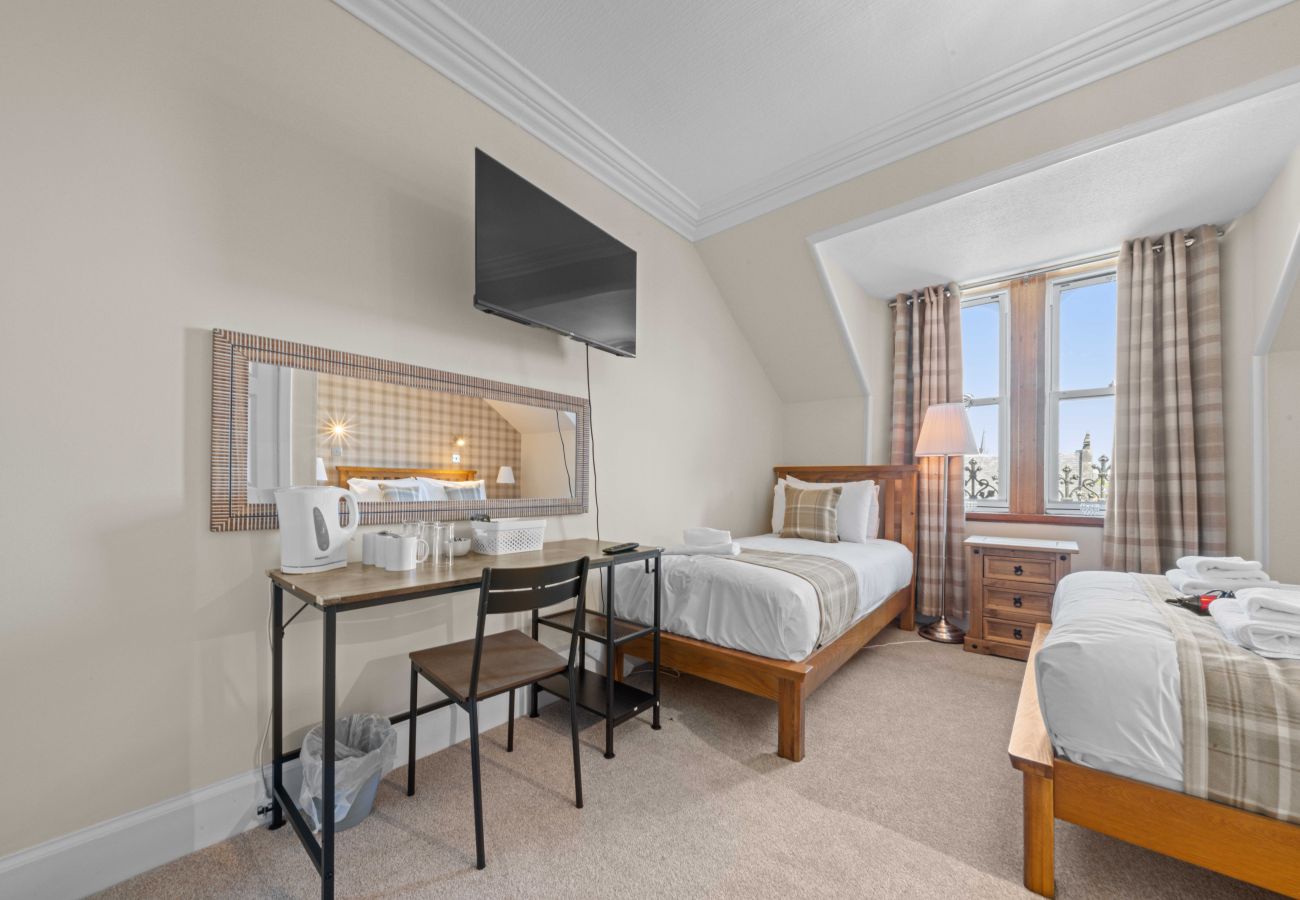 Rent by room in Inverness - mySTAYINN Cedar Villa Guest House - Room 5