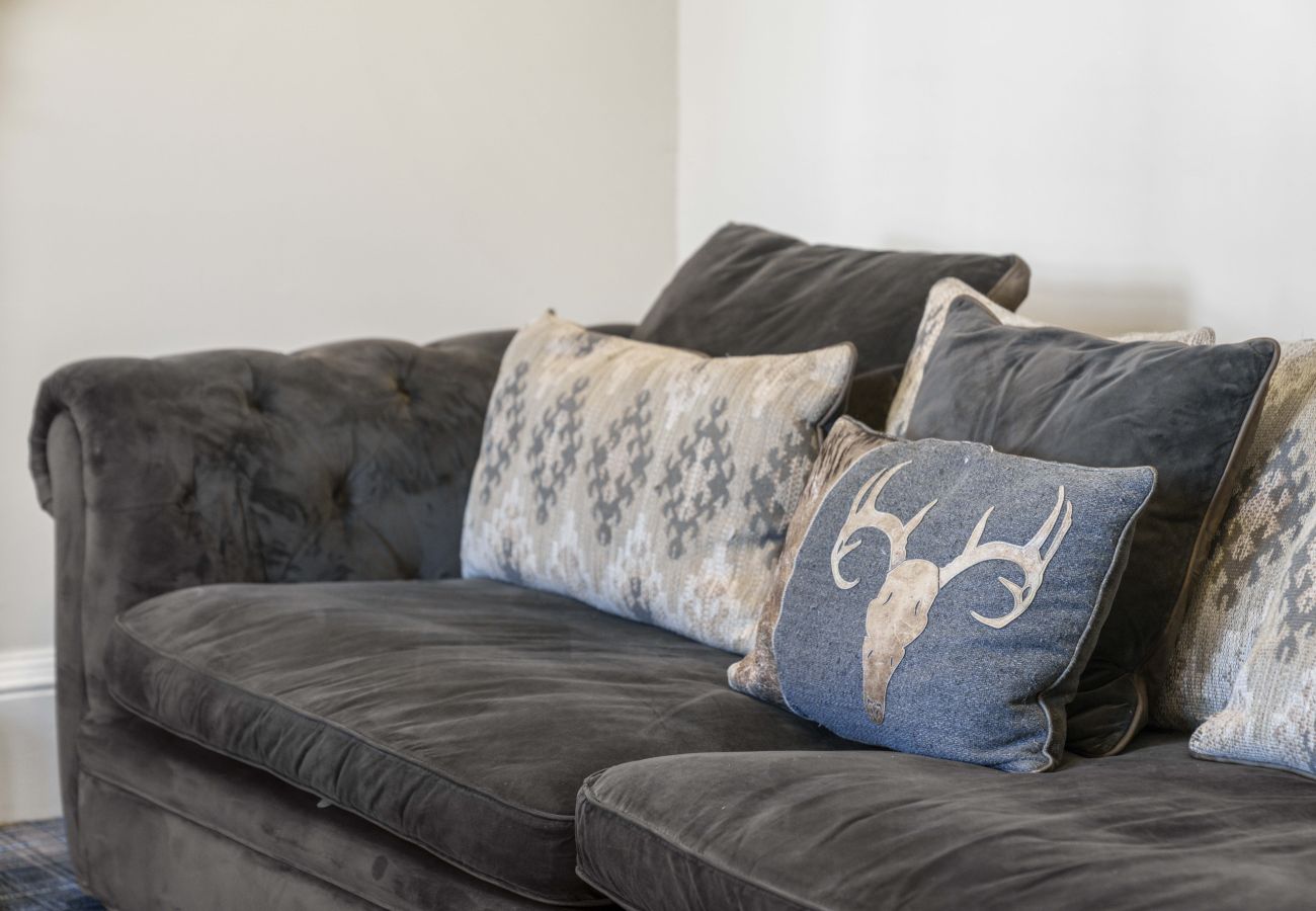 Rent by room in Inverness - mySTAYINN Cedar Villa Guest House - Room 3