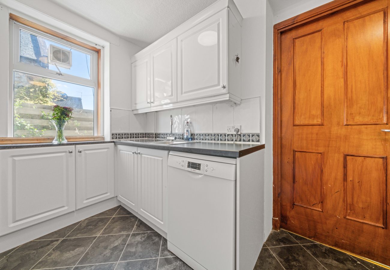 Rent by room in Inverness - mySTAYINN Cedar Villa Guest House - Room 3