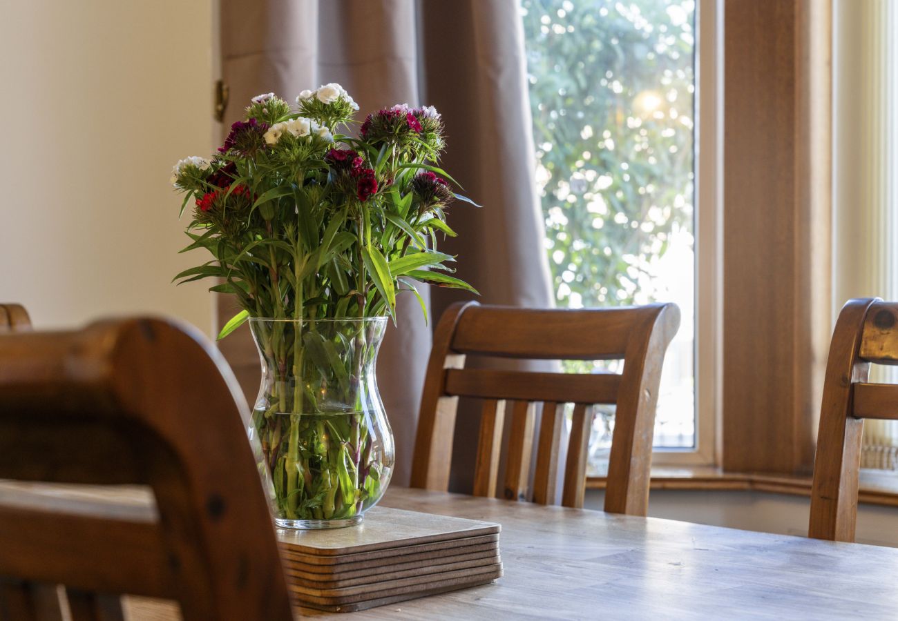 Rent by room in Inverness - mySTAYINN Cedar Villa Guest House - Room 3