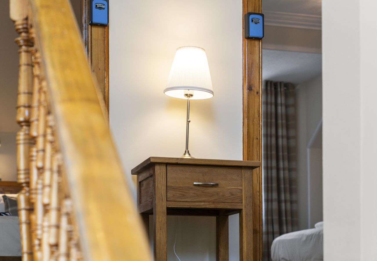 Rent by room in Inverness - mySTAYINN Cedar Villa Guest House - Room 3