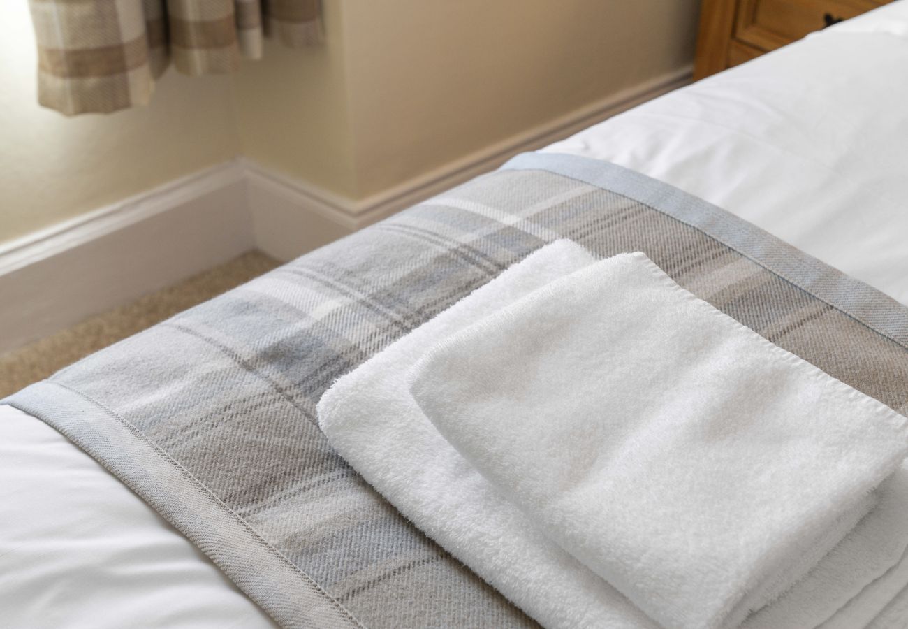 Rent by room in Inverness - mySTAYINN Cedar Villa Guest House - Room 3