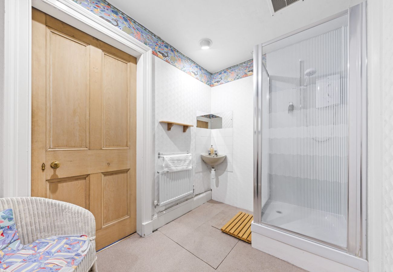 Apartment in Edinburgh - Hope Park 3 Bedroom Apartment - Edinburgh