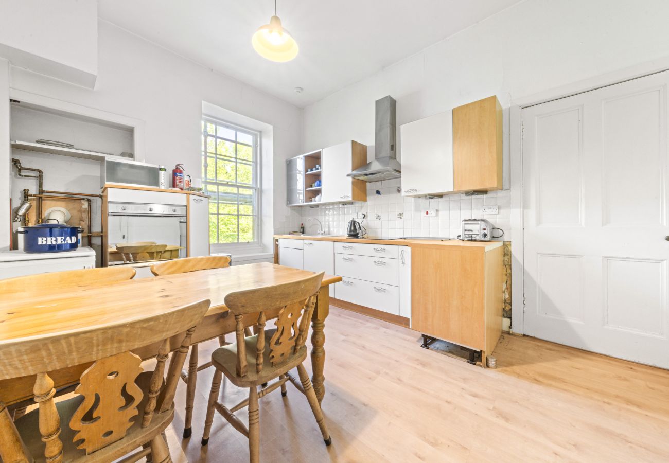 Apartment in Edinburgh - Hope Park 3 Bedroom Apartment - Edinburgh