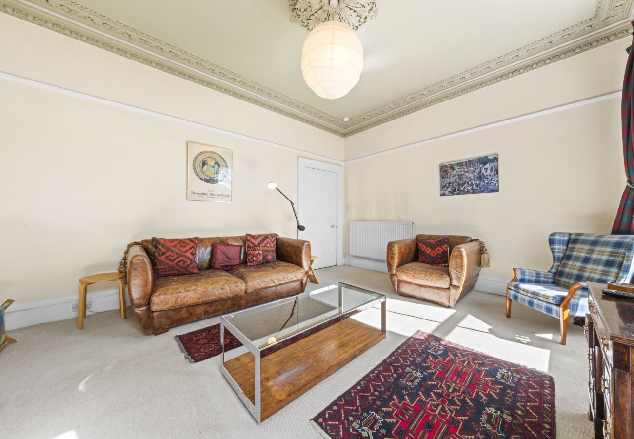 Apartment in Edinburgh - Hope Park 3 Bedroom Apartment - Edinburgh